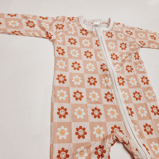 Organic Bamboo Zipper Jumpsuit - Smiley Daisy | 0-3 mo