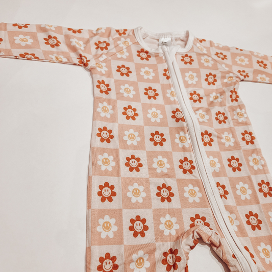 Organic Bamboo Zipper Jumpsuit - Smiley Daisy  |  0-3 mo