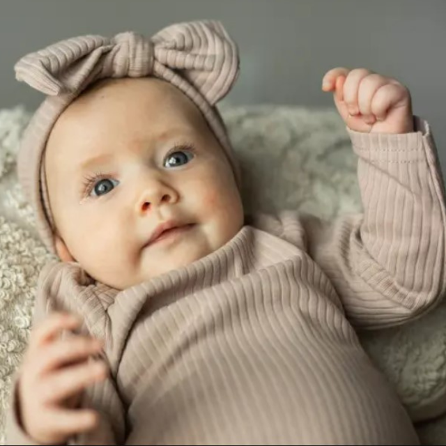 Ribbed Organic Botton Bow  |  White  | 0-3 mo