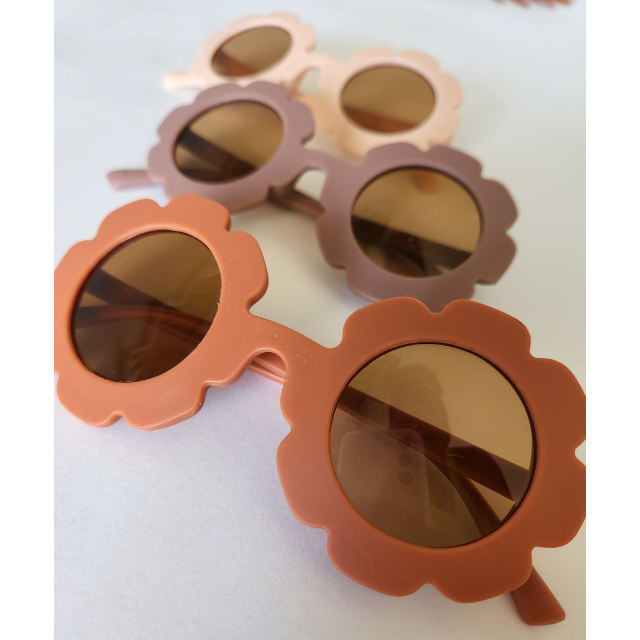 Retro Flower Sunnies  |  Coral